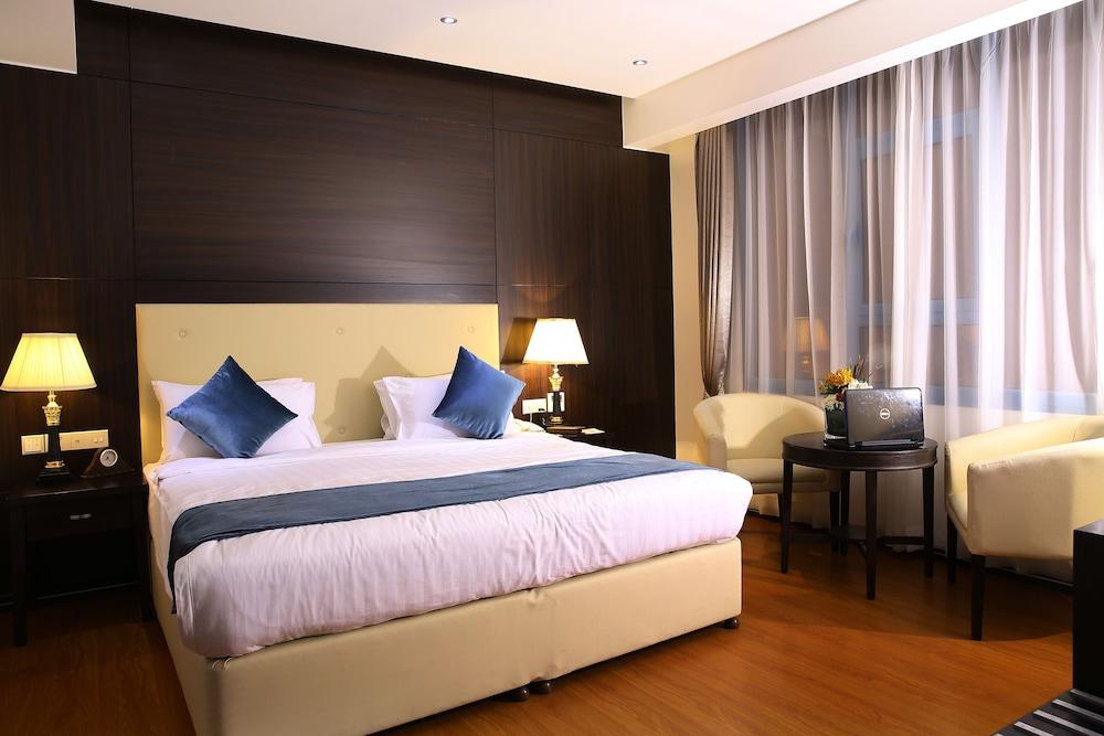 The Olive Hotel, Juffair Manama Exteriör bild