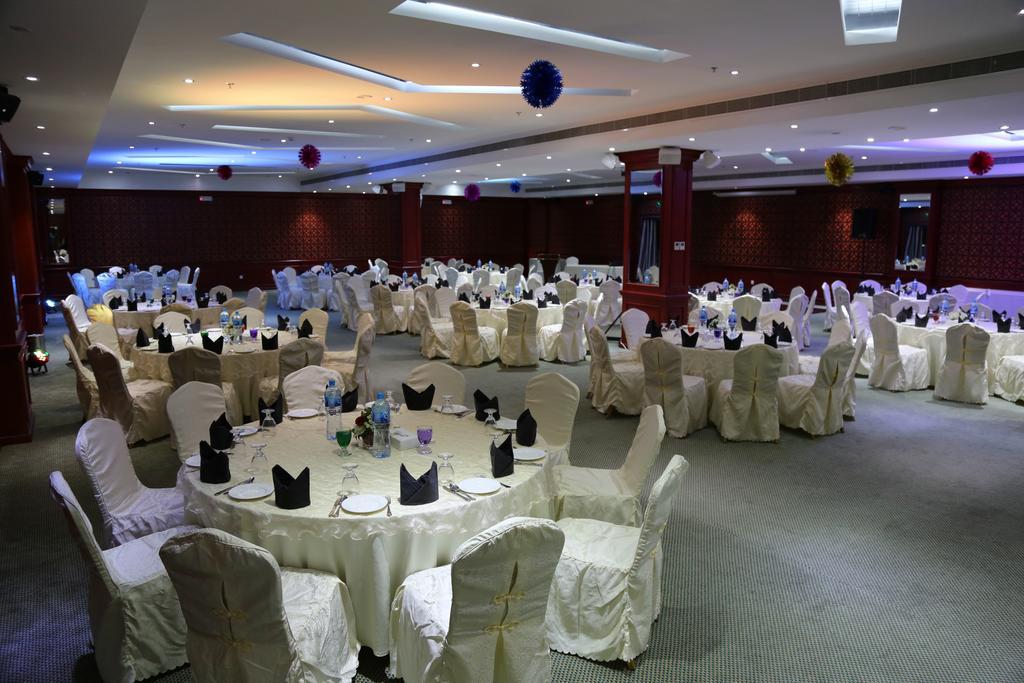 The Olive Hotel, Juffair Manama Exteriör bild