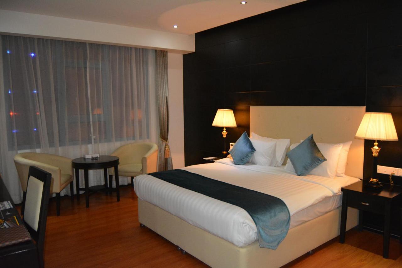 The Olive Hotel, Juffair Manama Exteriör bild